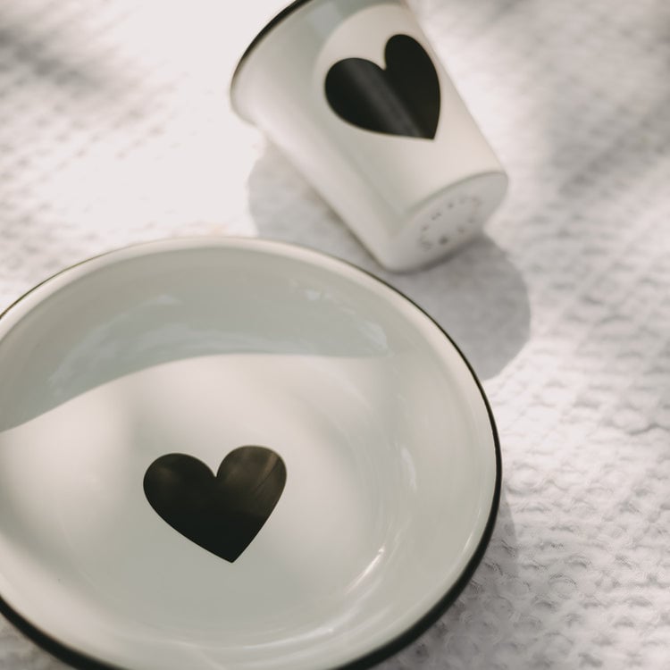 Eulenschnitt Emaille Teller grosses Herz – jetzt kaufen